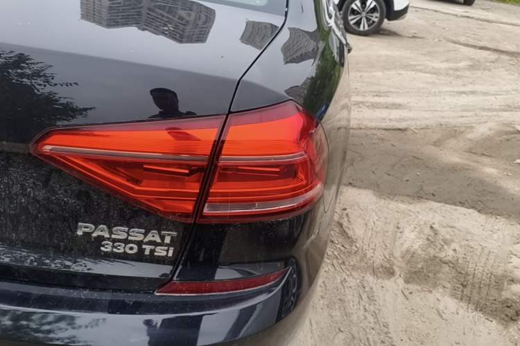 Used Volkswagen Passat 2017 330TSI DSG Luxury Edition Right Rear Taillight