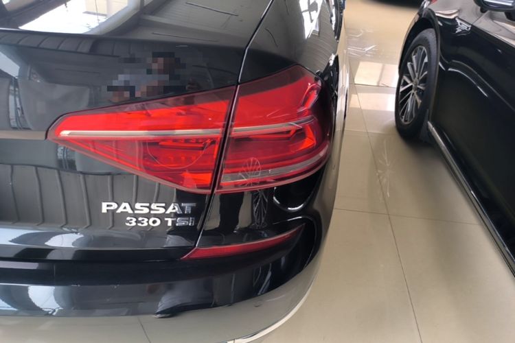 Used Volkswagen Passat 2017 330TSI DSG Luxury Edition Right Rear Taillight