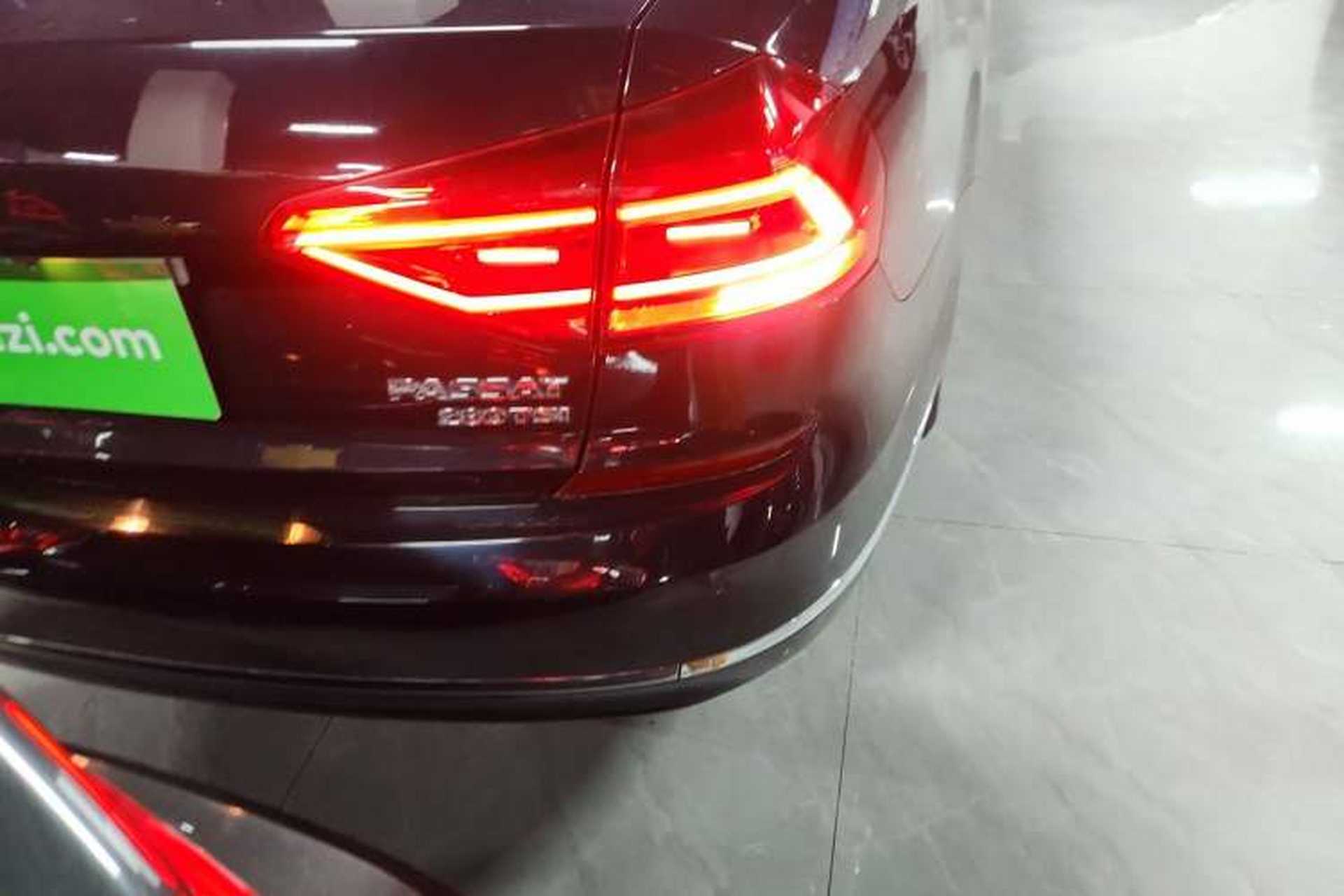 Used Volkswagen Passat 2017 280TSI DSG Luxury Edition Right Rear Taillight