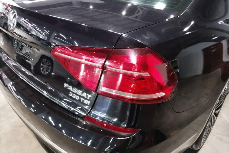 Used Volkswagen Passat 2017 330TSI DSG Prestige Edition Right Rear Taillight