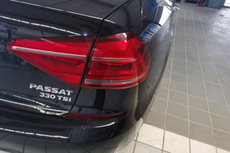 Used Volkswagen Passat 2017 330TSI DSG Luxury Edition Right Rear Taillight