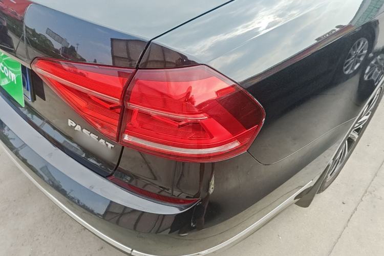 Used Volkswagen Passat 2017 330TSI DSG Luxury Edition Right Rear Taillight