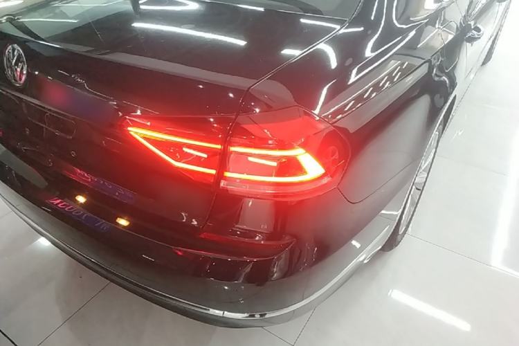 Used Volkswagen Passat 2017 330TSI DSG Luxury Edition Right Rear Taillight