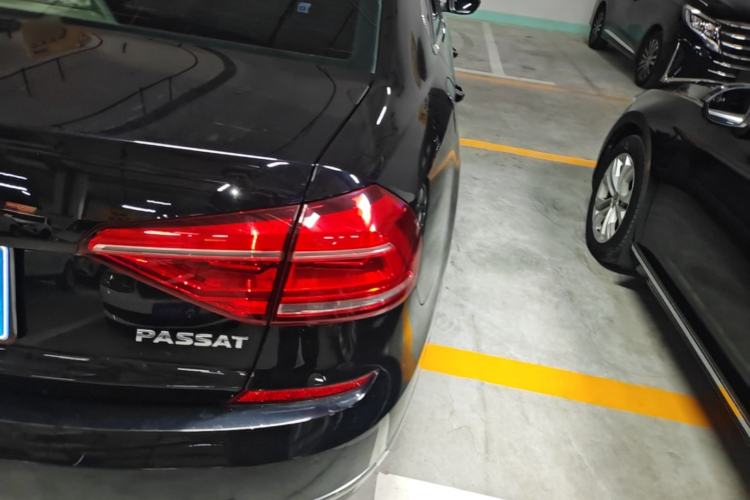 Used Volkswagen Passat 2017 330TSI DSG Luxury Edition Right Rear Taillight