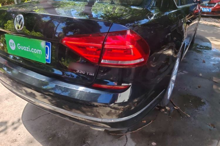 Used Volkswagen Passat 2017 330TSI DSG Luxury Edition Right Rear Taillight