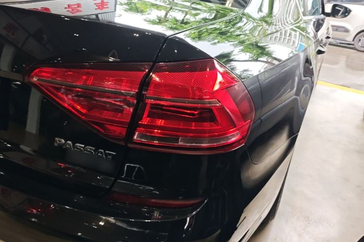 Used Volkswagen Passat 2017 280TSI DSG Luxury Edition Right Rear Taillight