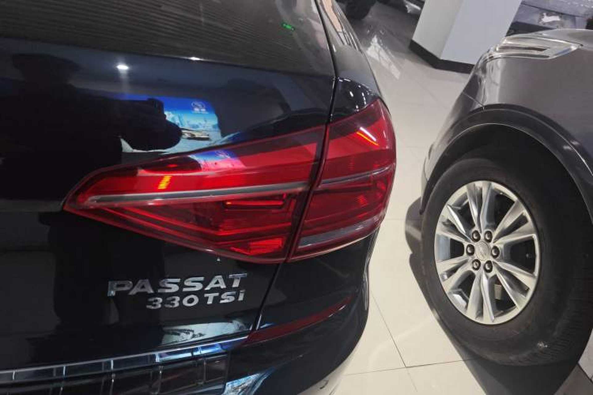 Used Volkswagen Passat 2017 330TSI DSG Luxury Edition Right Rear Taillight