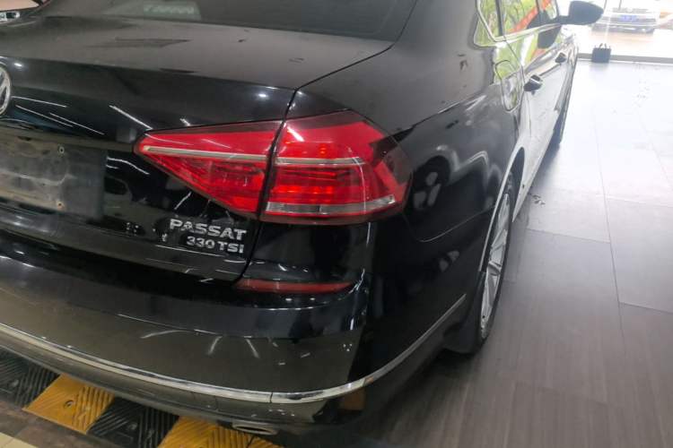 Used Volkswagen Passat 2017 330TSI DSG Luxury Edition Right Rear Taillight