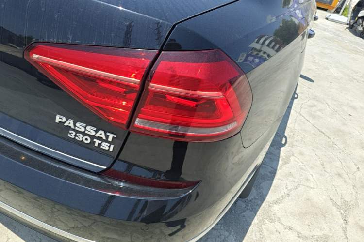 Used Volkswagen Passat 2017 330TSI DSG Prestige Edition Right Rear Taillight