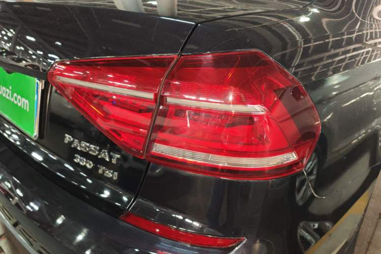 Used Volkswagen Passat 2017 330TSI DSG Luxury Edition Right Rear Taillight