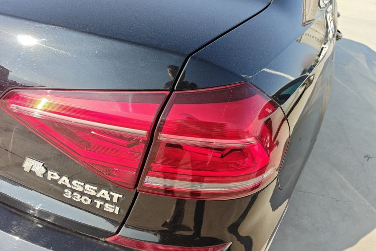 Used Volkswagen Passat 2017 330TSI DSG Luxury Edition Right Rear Taillight