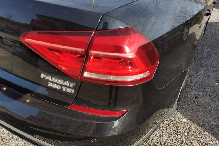Used Volkswagen Passat 2017 330TSI DSG Luxury Edition Right Rear Taillight