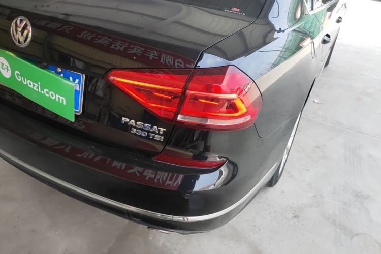 Used Volkswagen Passat 2017 330TSI DSG Luxury Edition Right Rear Taillight