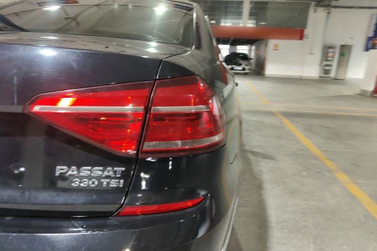 Used Volkswagen Passat 2017 330TSI DSG Luxury Edition Right Rear Taillight