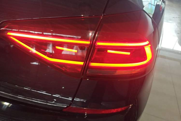 Used Volkswagen Passat 2017 330TSI DSG Prestige Edition Right Rear Taillight