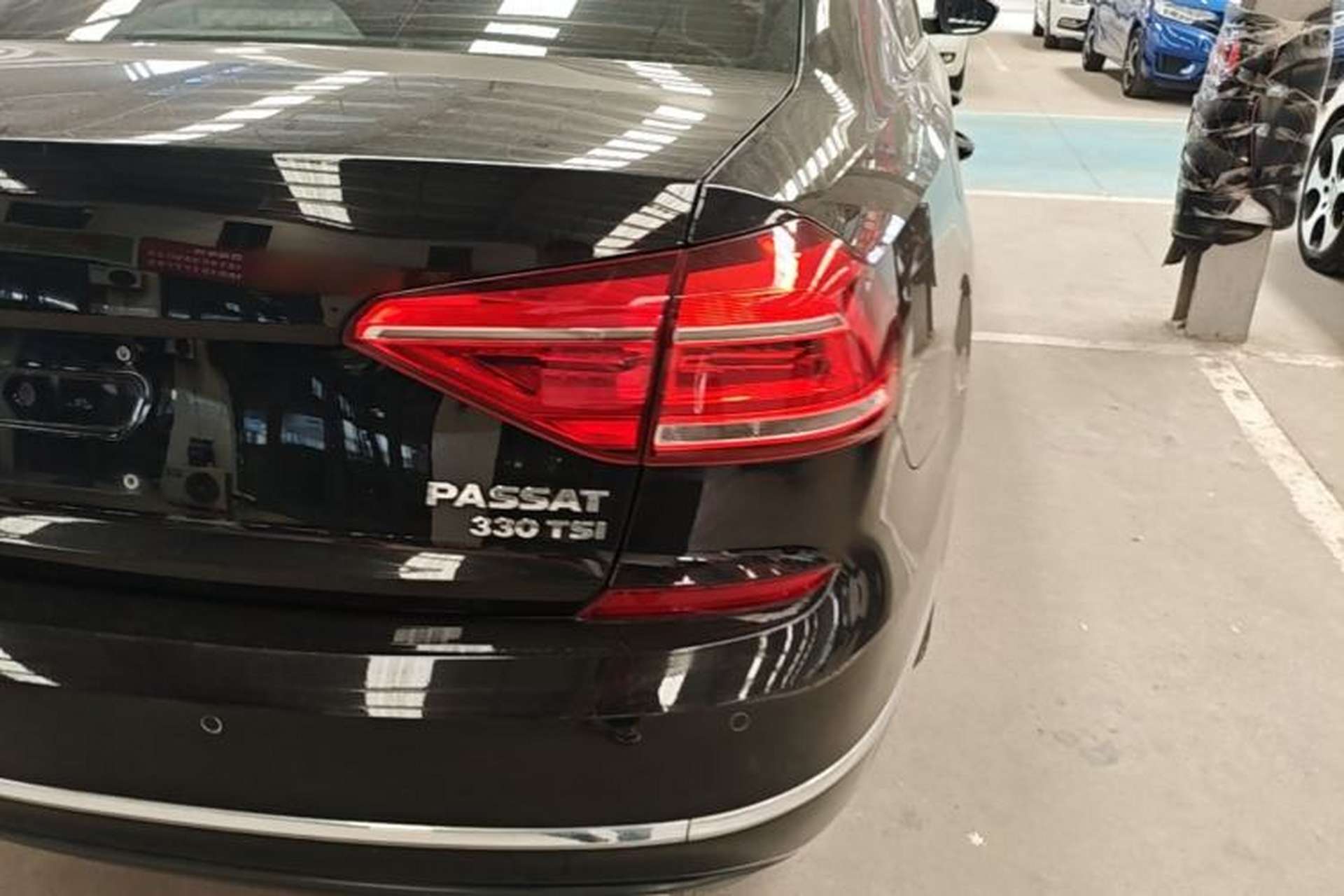Used Volkswagen Passat 2017 330TSI DSG Luxury Edition Right Rear Taillight