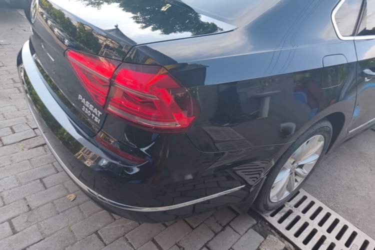 Used Volkswagen Passat 2017 330TSI DSG Luxury Edition Right Rear Taillight