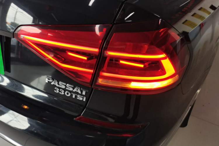 Used Volkswagen Passat 2017 330TSI DSG Luxury Edition Right Rear Taillight