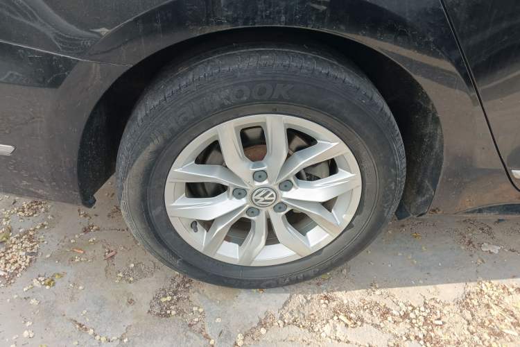 Used Volkswagen Passat 2017 330TSI DSG Luxury Edition Right Rear Wheel Hub