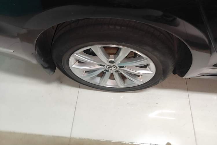 Used Volkswagen Passat 2017 330TSI DSG Luxury Edition Right Rear Wheel Hub
