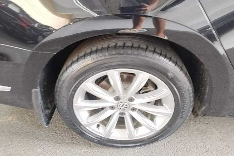 Used Volkswagen Passat 2017 330TSI DSG Luxury Edition Right Rear Wheel Hub