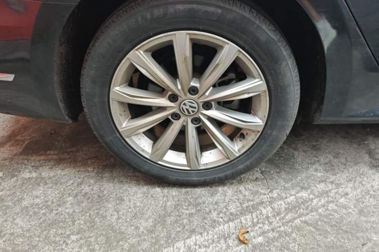 Used Volkswagen Passat 2017 330TSI DSG Luxury Edition Right Rear Wheel Hub