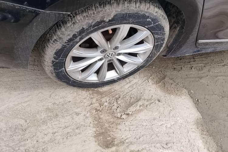 Used Volkswagen Passat 2017 330TSI DSG Luxury Edition Right Rear Wheel Hub