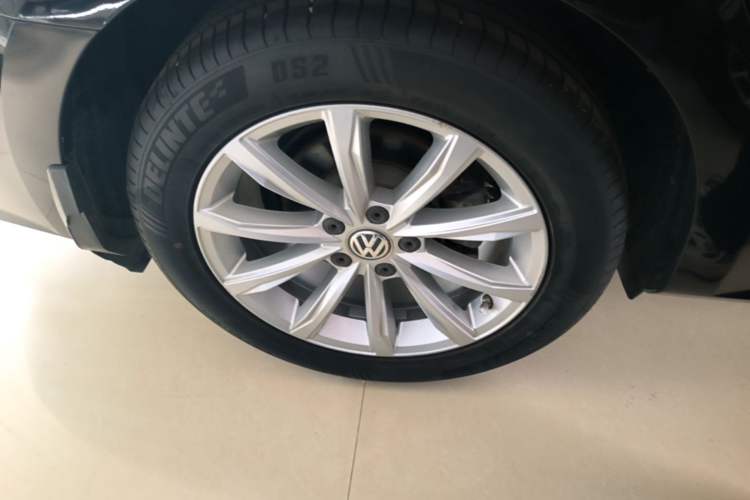 Used Volkswagen Passat 2017 330TSI DSG Luxury Edition Right Rear Wheel Hub