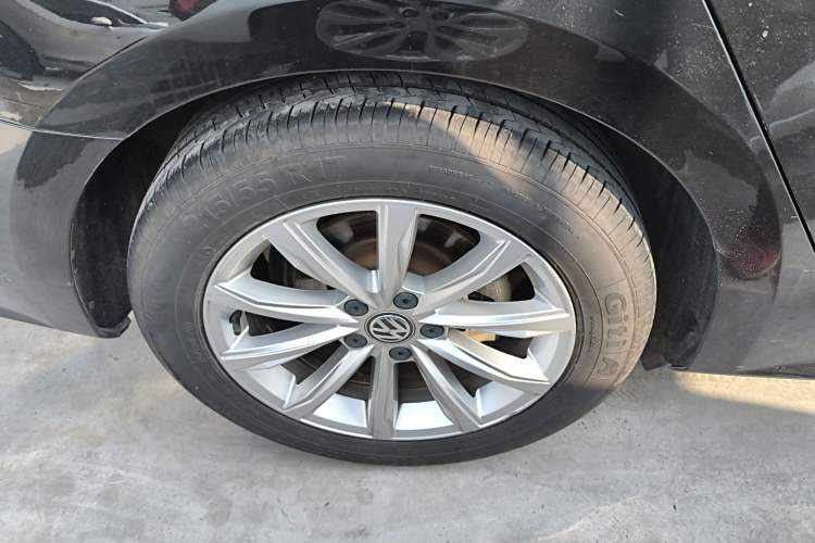 Used Volkswagen Passat 2017 330TSI DSG Luxury Edition Right Rear Wheel Hub
