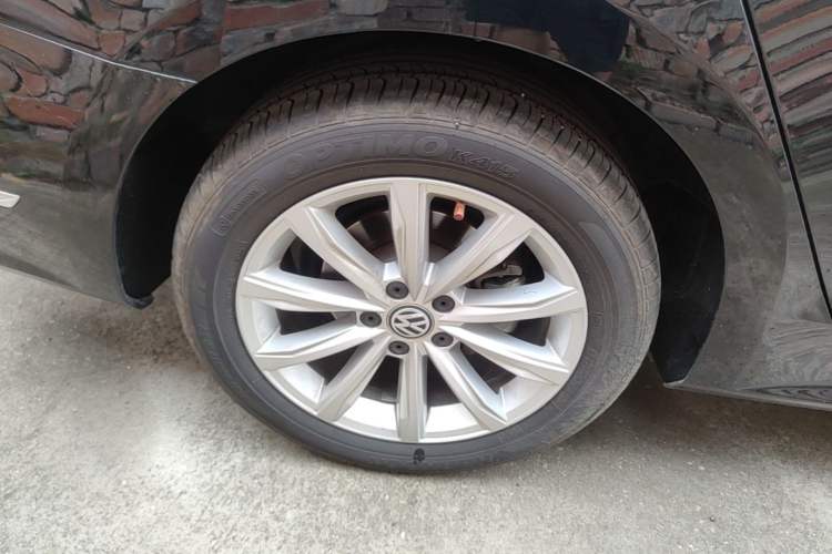 Used Volkswagen Passat 2017 330TSI DSG Luxury Edition Right Rear Wheel Hub