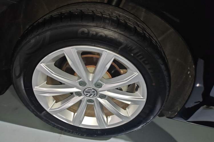 Used Volkswagen Passat 2017 280TSI DSG Luxury Edition Right Rear Wheel Hub