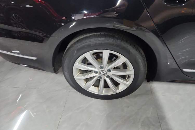Used Volkswagen Passat 2017 280TSI DSG Luxury Edition Right Rear Wheel Hub
