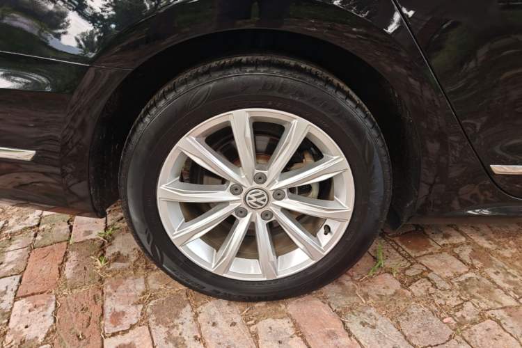 Used Volkswagen Passat 2017 330TSI DSG Luxury Edition Right Rear Wheel Hub