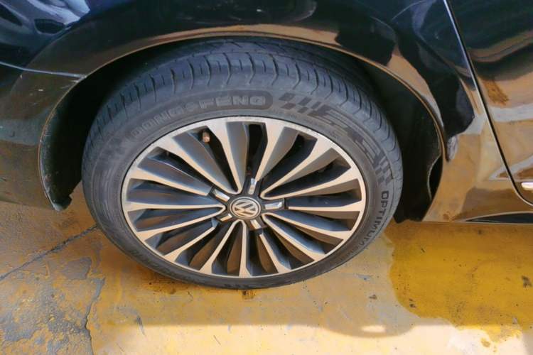 Used Volkswagen Passat 2017 330TSI DSG Prestige Edition Right Rear Wheel Hub