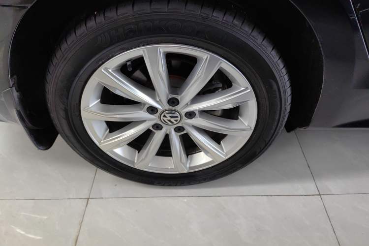 Used Volkswagen Passat 2017 330TSI DSG Luxury Edition Right Rear Wheel Hub