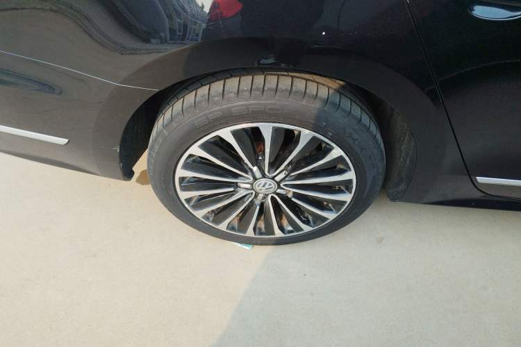 Used Volkswagen Passat 2017 330TSI DSG Prestige Edition Right Rear Wheel Hub