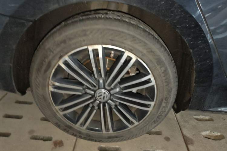 Used Volkswagen Passat 2017 330TSI DSG Prestige Edition Right Rear Wheel Hub