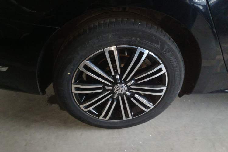 Used Volkswagen Passat 2017 330TSI DSG Prestige Edition Right Rear Wheel Hub