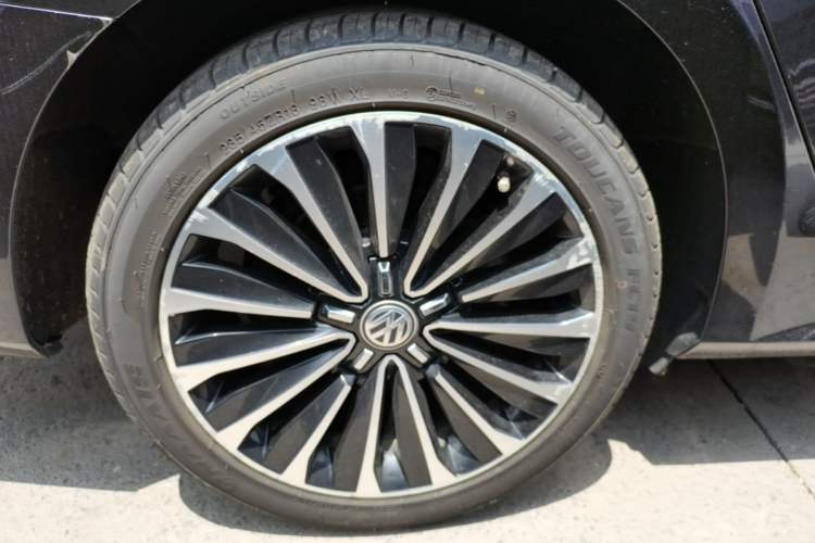 Used Volkswagen Passat 2017 330TSI DSG Prestige Edition Right Rear Wheel Hub