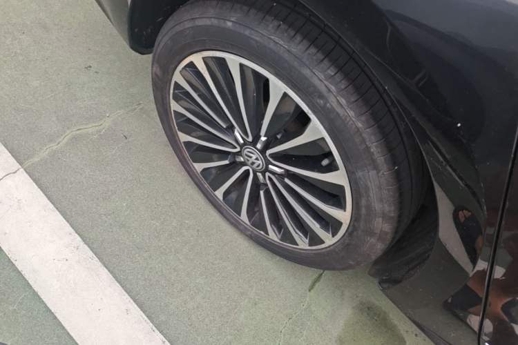 Used Volkswagen Passat 2017 330TSI DSG Prestige Edition Right Rear Wheel Hub