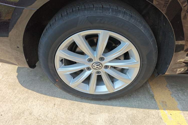 Used Volkswagen Passat 2017 330TSI DSG Luxury Edition Right Rear Wheel Hub