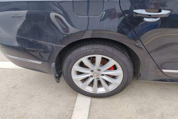 Used Volkswagen Passat 2017 330TSI DSG Luxury Edition Right Rear Wheel Hub