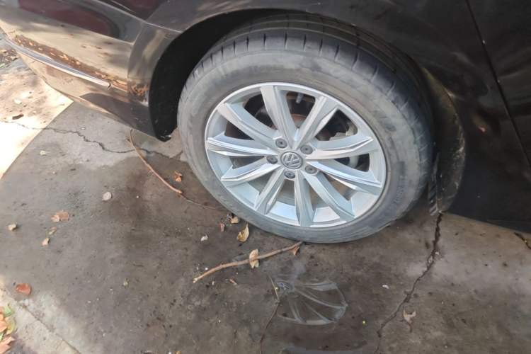 Used Volkswagen Passat 2017 330TSI DSG Luxury Edition Right Rear Wheel Hub