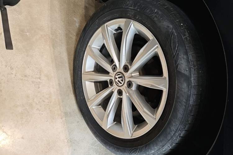 Used Volkswagen Passat 2017 280TSI DSG Luxury Edition Right Rear Wheel Hub