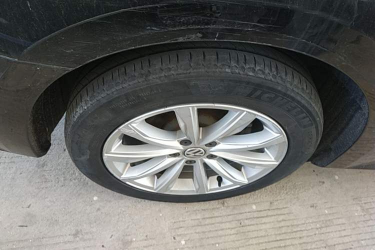 Used Volkswagen Passat 2017 330TSI DSG Luxury Edition Right Rear Wheel Hub