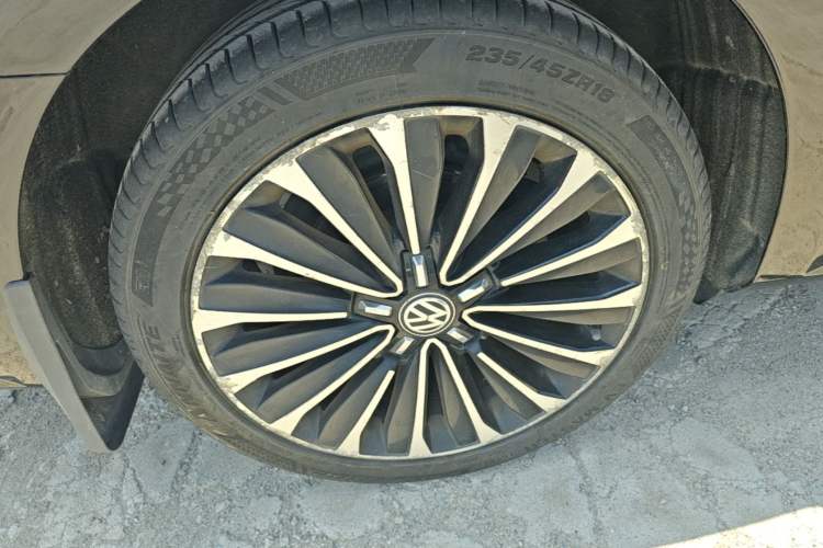 Used Volkswagen Passat 2017 330TSI DSG Prestige Edition Right Rear Wheel Hub