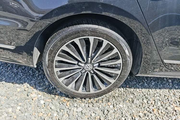 Used Volkswagen Passat 2017 330TSI DSG Prestige Edition Right Rear Wheel Hub