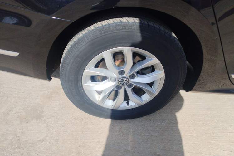 Used Volkswagen Passat 2017 1.8TSI DSG Government Procurement Version (CEA Engine) Right Rear Wheel Hub