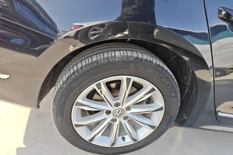 Used Volkswagen Passat 2017 330TSI DSG Luxury Edition Right Rear Wheel Hub