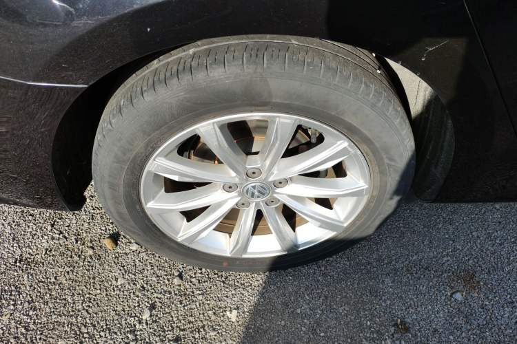 Used Volkswagen Passat 2017 330TSI DSG Luxury Edition Right Rear Wheel Hub